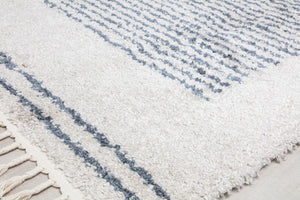 CosmoLiving By Cosmopolitan Bennett BT35B Ice Frost Area Rug