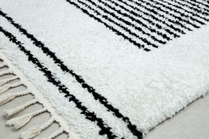 CosmoLiving By Cosmopolitan Bennett BT35D Snow Veil Area Rug