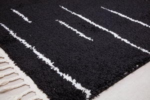 CosmoLiving By Cosmopolitan Bennett BT40A Introspective Black Area Rug