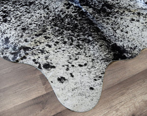 Mason Brooks Hand Curated Cowhide HC33 Salt Pepper (Black/White) 33 Area Rug