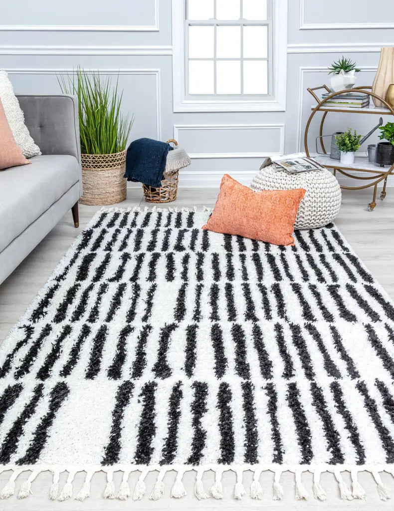 CosmoLiving By Cosmopolitan Bennett BT30D White Rain Area Rug