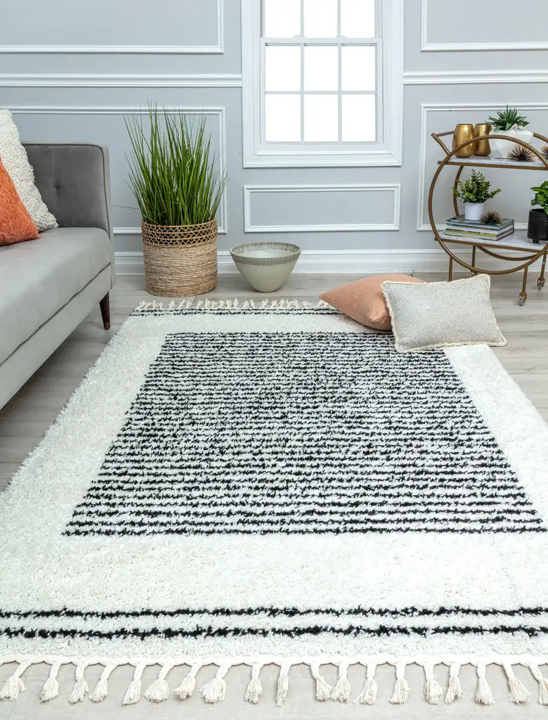 CosmoLiving By Cosmopolitan Bennett BT35D Snow Veil Area Rug