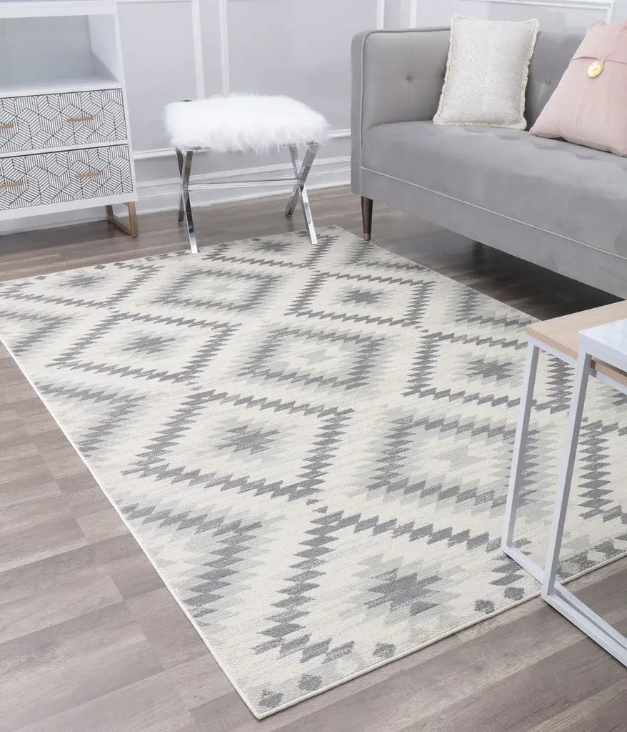 CosmoLiving By Cosmopolitan Bodrum BR30E Kilim Silver Area Rug